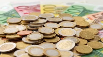 تراجع التضخم الأوروبي.. ضغوط اقتصادية تدفع سعر اليورو نحو مستويات غير متوقعة